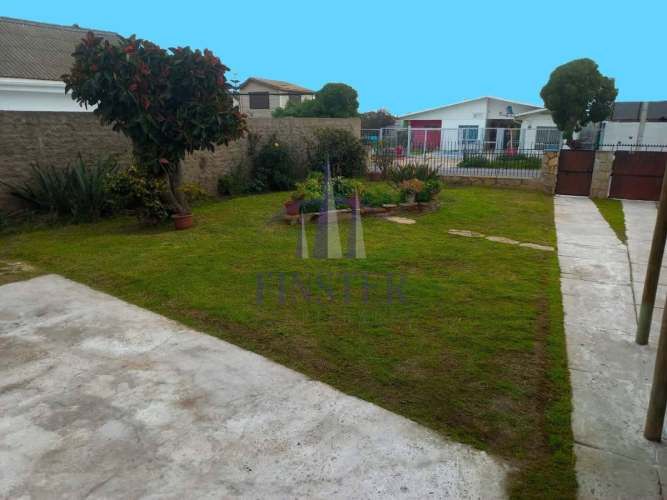 Amplia Casa Sólida Con Estupenda Ubicación En Quintero