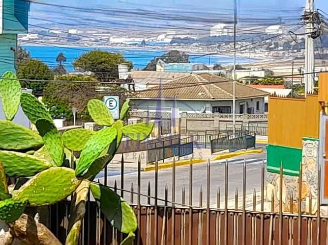 Espectacular Casa Sólida En El Corazón De Quintero