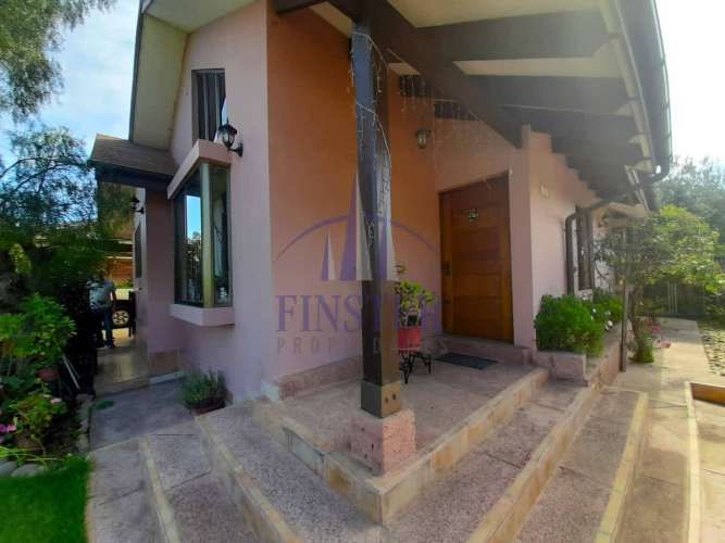 Espectacular Casa Sólida En El Corazón De Quintero