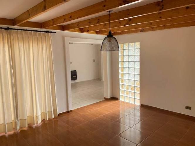 Amplia casa 4d/3b, Cuatro Esquinas/Cisternas