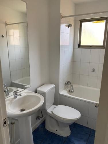 Amplia casa 4d/3b, Cuatro Esquinas/Cisternas