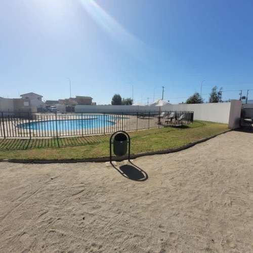 CASA DE 3D/3B CON PISCINA EN CONDOMINIO CERRADO –RAÚL BITRÁN