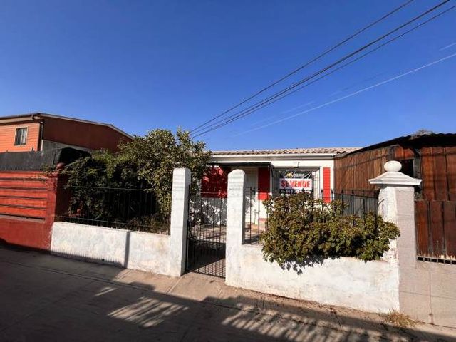 EXCELENTE CASA EN SAN JOAQUIN , CERCANO A METRO AGRICOLA