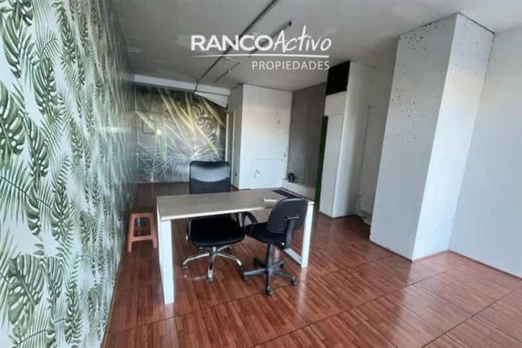 LOCAL COMERCIAL ADVA. LOS POETAS