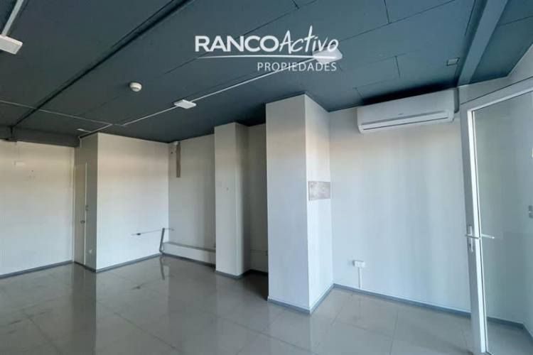 LOCAL COMERCIAL ADVA. LOS POETAS