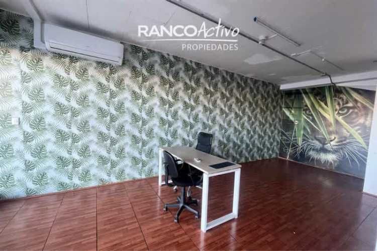 LOCAL COMERCIAL ADVA. LOS POETAS