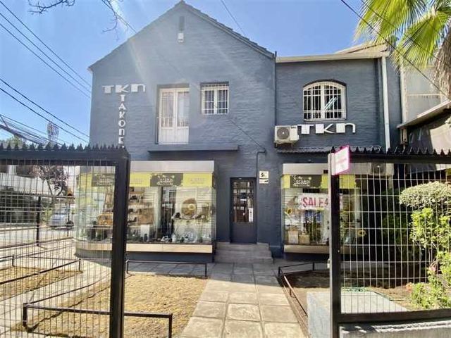 LOCAL COMERCIAL MANUEL MONTT/BARROS BORGOÑO/ELIODORO YAÑEZ