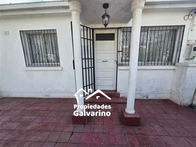 CASA DIECINUEVE NORTE CON LONGITUDINAL TRES