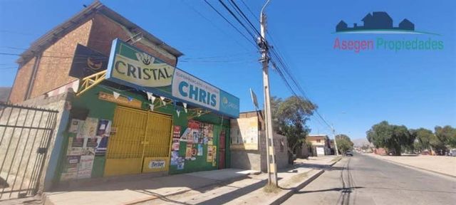 CASA Casa con local comercial en venta en Ampliación Prat