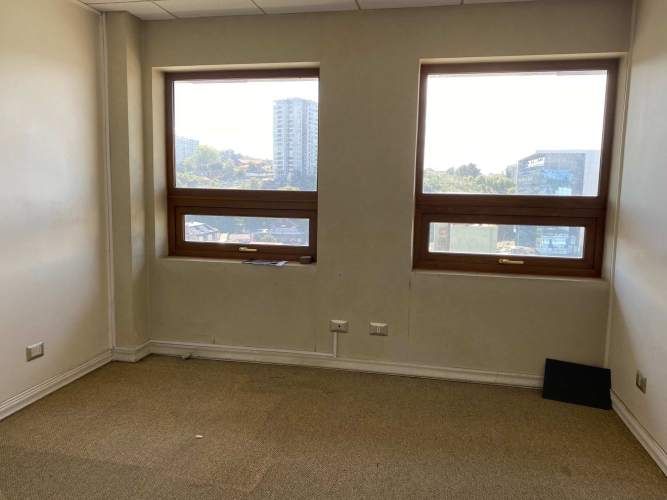 Oficinas amplias con 579 mts2 con varias dependencias en el centro de la ciudad.