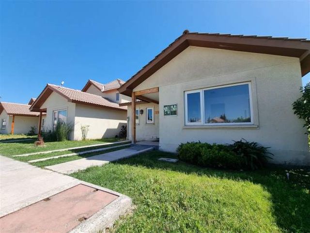 CASA Condominio Haras de Linderos / 3D + 2B