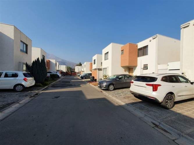 CASA CAMINO DE LA VIÑA 1547 HUECHURABA