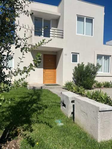 CASA NUEVA CHICUREO NORTE/ VENTA SIN COMISIÓN (92065)