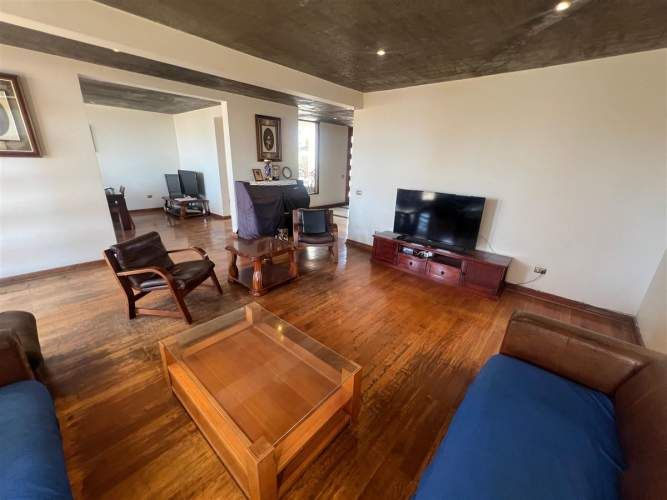 CASA Padre Hurtado / Francisco Bilbao