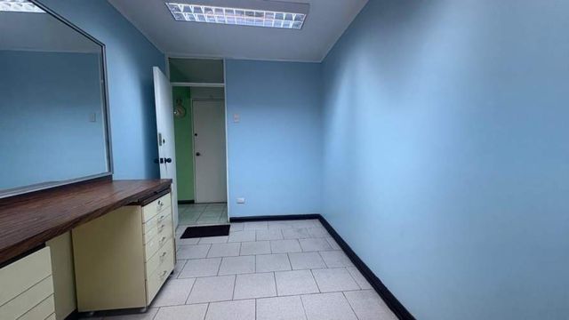OPORTUNIDAD OFICINA 62 M2 EN PLENO STGO CENTRO