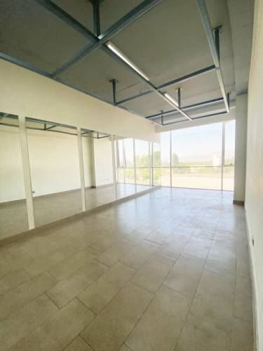 Oficina A PASOS DE SUPERMERCADO JUMBO Y DE EASY