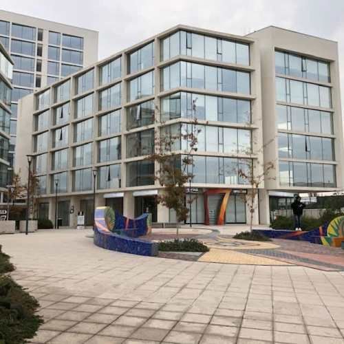 Oficina A PASOS DE SUPERMERCADO JUMBO Y DE EASY