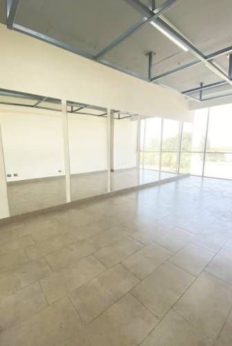 Oficina A PASOS DE SUPERMERCADO JUMBO Y DE EASY