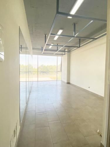 Oficina A PASOS DE SUPERMERCADO JUMBO Y DE EASY