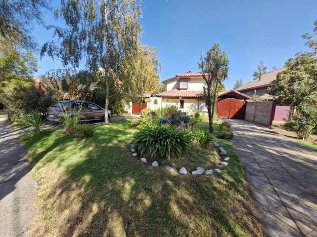 Oferta casa piscina Condominio Las Vizcachas (92933)