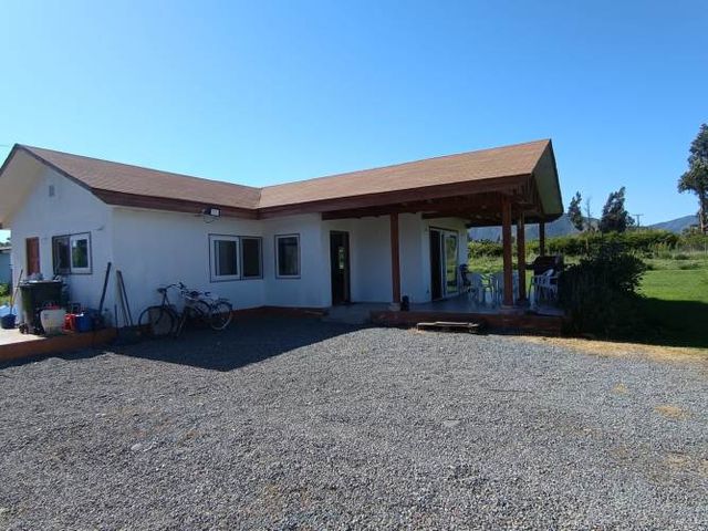 Casa en parcela , practicamente nueva! CHIÑIHUE