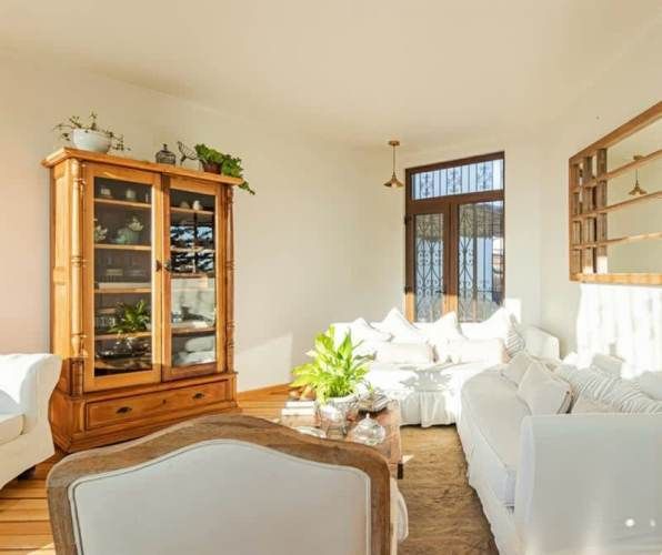 CASA Pasaje La Oración 4440