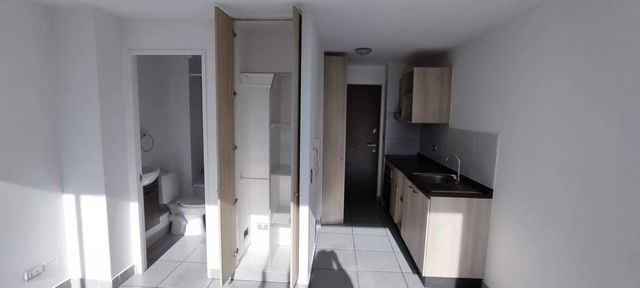 Estudio en excelente estado Metro Lo Vial (93082)