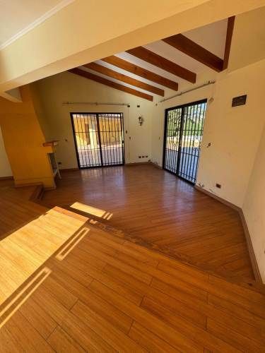 Se arrienda gran casa  (93196)