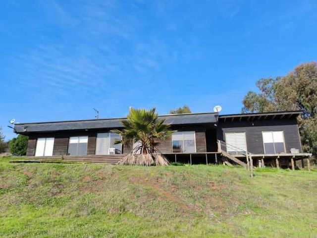 CASA Parcela con 3 casas en Valle Alegre