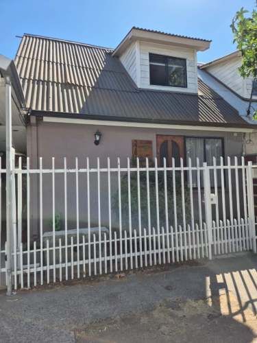 Hermosa casa de 88 m2, 3D, 1B.  Curico