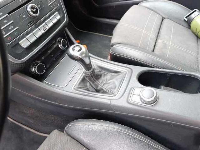 MERCEDES-BENZ A 200 2017