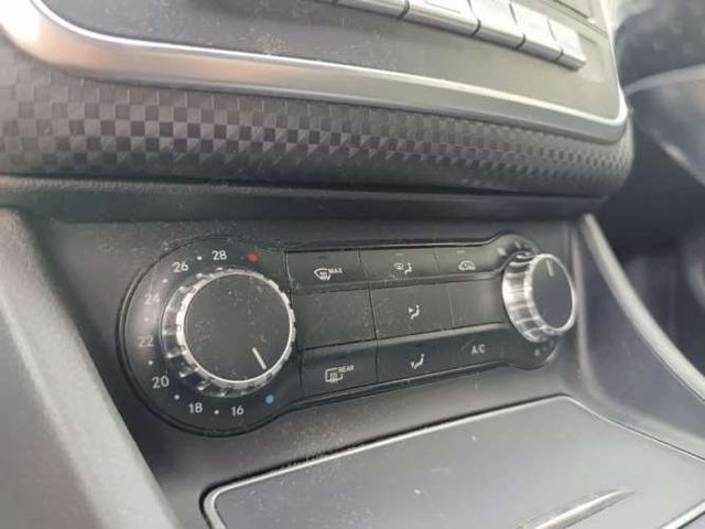 MERCEDES-BENZ A 200 2017