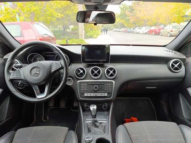 MERCEDES-BENZ A 200 2017
