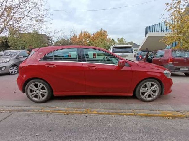 MERCEDES-BENZ A 200 2017