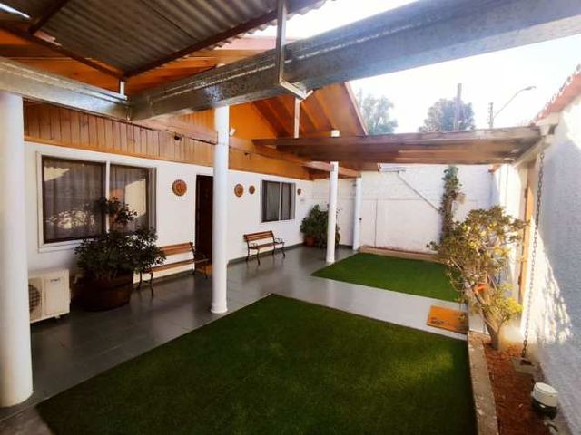 CASA Paloma con Callejon Lo Morales/ Se vende Casa 7 Dorm 2 Baños 3 Estacionamiento Salon de Eventos con Quincho