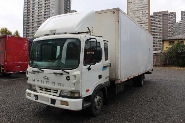Camion Hyundai HD120 año 2011 Furgon 47 m3 Litera Facilidades