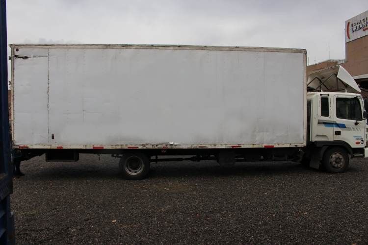 Camion Hyundai HD120 año 2011 Furgon 47 m3 Litera Facilidades