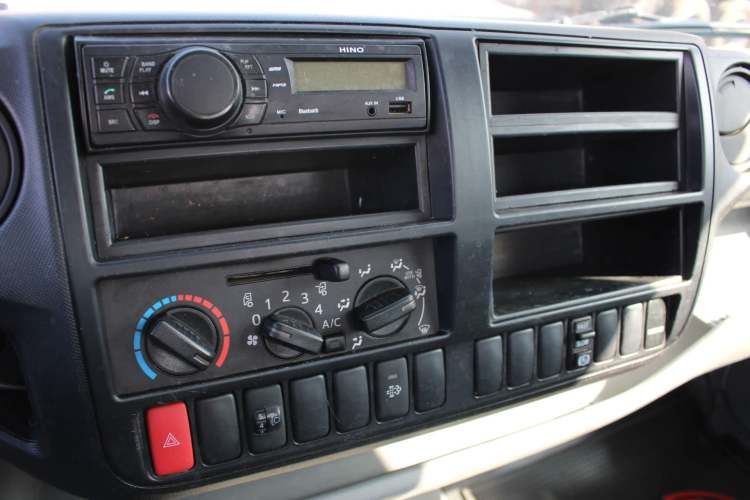 Camion Hino Xzu 917 año 2022 Full AC con Estanque Combustible Certificado