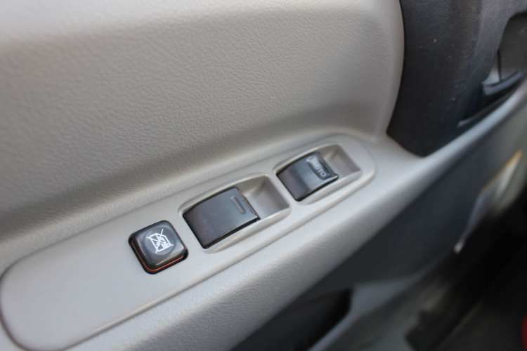 Camion Hino Xzu 917 año 2022 Full AC con Estanque Combustible Certificado