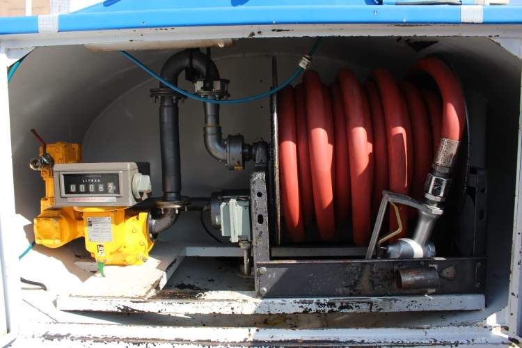 Camion Hino Xzu 917 año 2022 Full AC con Estanque Combustible Certificado