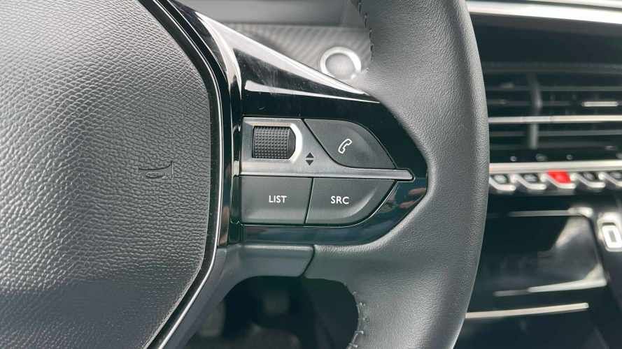 Peugeot 2008 Allure 130 (2024)