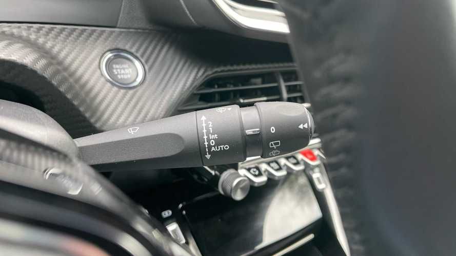 Peugeot 2008 Allure 130 (2024)