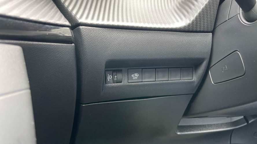 Peugeot 2008 Allure 130 (2024)