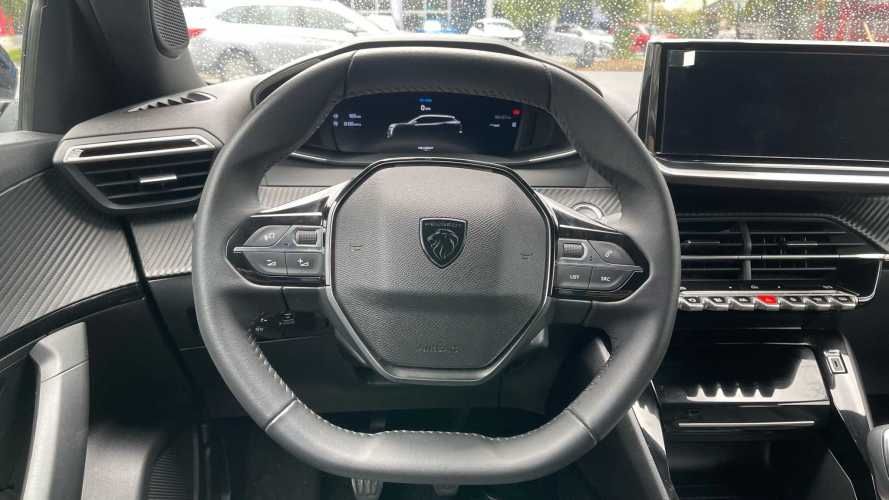 Peugeot 2008 Allure 130 (2024)