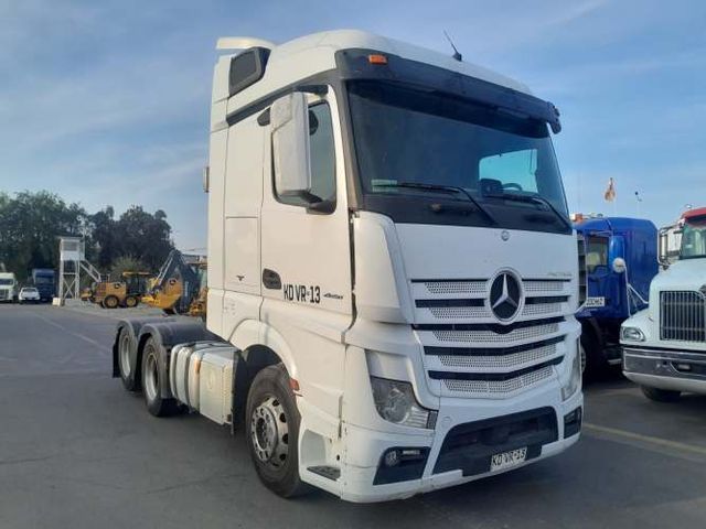 Camión Tracto Mercedes Benz NEW ACTROS 2651