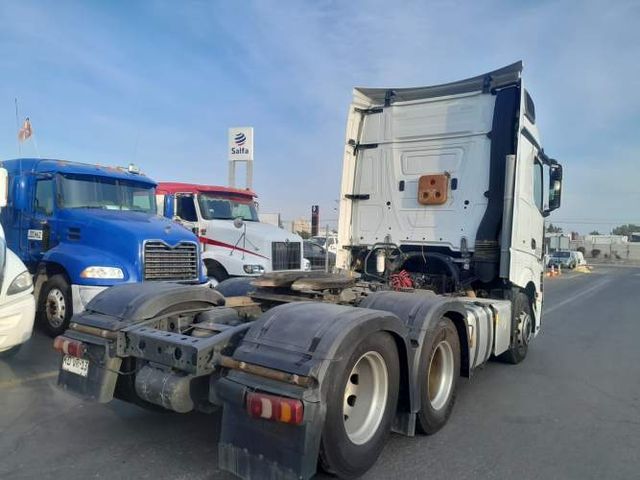 Camión Tracto Mercedes Benz NEW ACTROS 2651