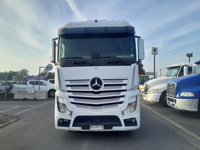 Camión Tracto Mercedes Benz NEW ACTROS 2651