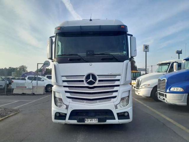 Camión Tracto Mercedes Benz NEW ACTROS 2651