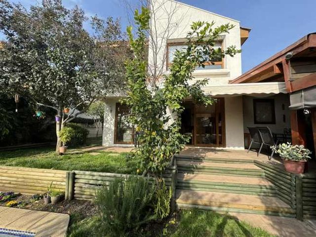 CASA Av Álvaro Casanova entre José Arrieta y Talinay