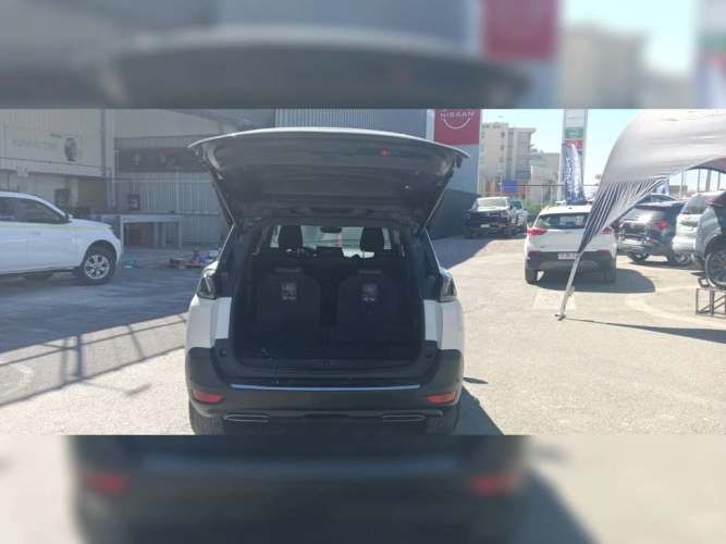 PEUGEOT 5008 2022